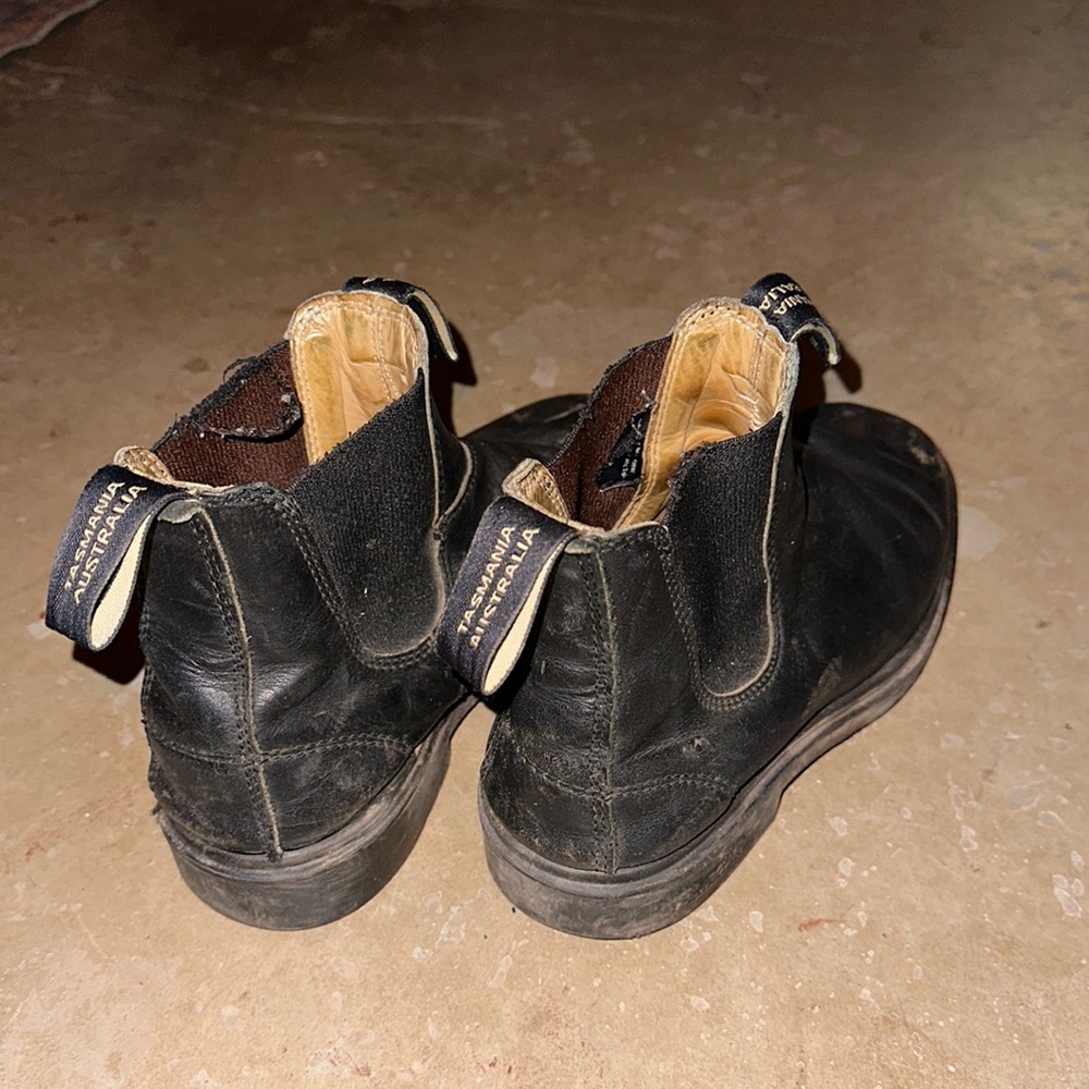 3/$30 Square toe Blundstone Chelsea boots